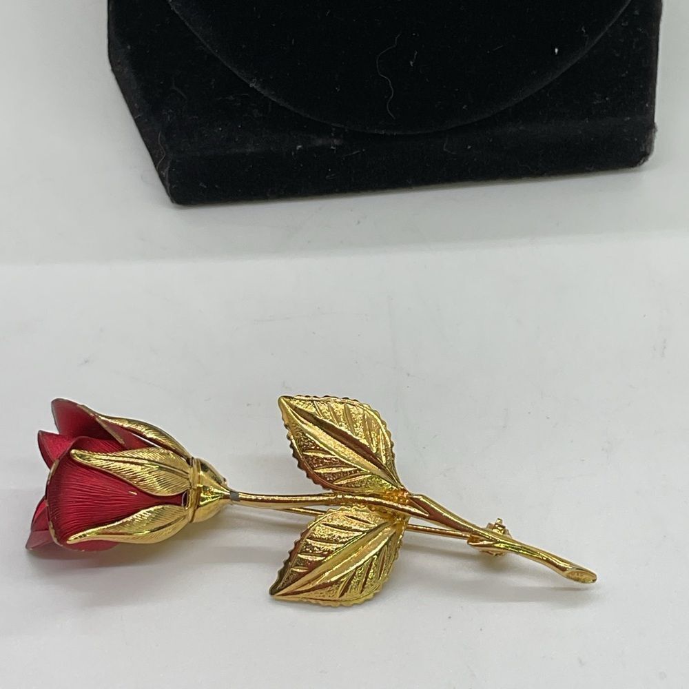 Vintage Giovanni Gold Toned and Red Rose Brooch - Picture 3 of 7
